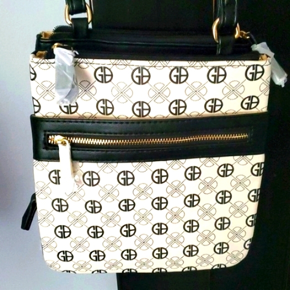 Giani Bernini NWOT Signature Crossbody - Picture 12 of 15
